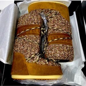 Moon Boots Icon Tall Brown Wool brand new in box